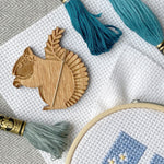 Load image into Gallery viewer, Squirrel - Magnetic Needle Minder
