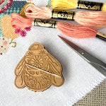 Load image into Gallery viewer, Bumble Bee - Magnetic Needle Minder
