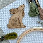 Load image into Gallery viewer, Stargazing Hare - Magnetic Needle Minder
