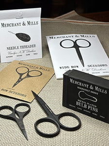 Wide Bow Scissors