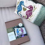 Load image into Gallery viewer, Seahorses - Boxed Kit
